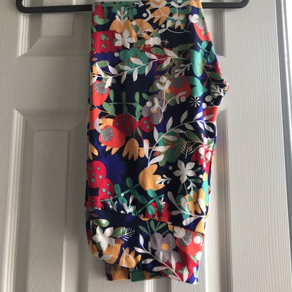 Tall & Curvy Lularoe leggings